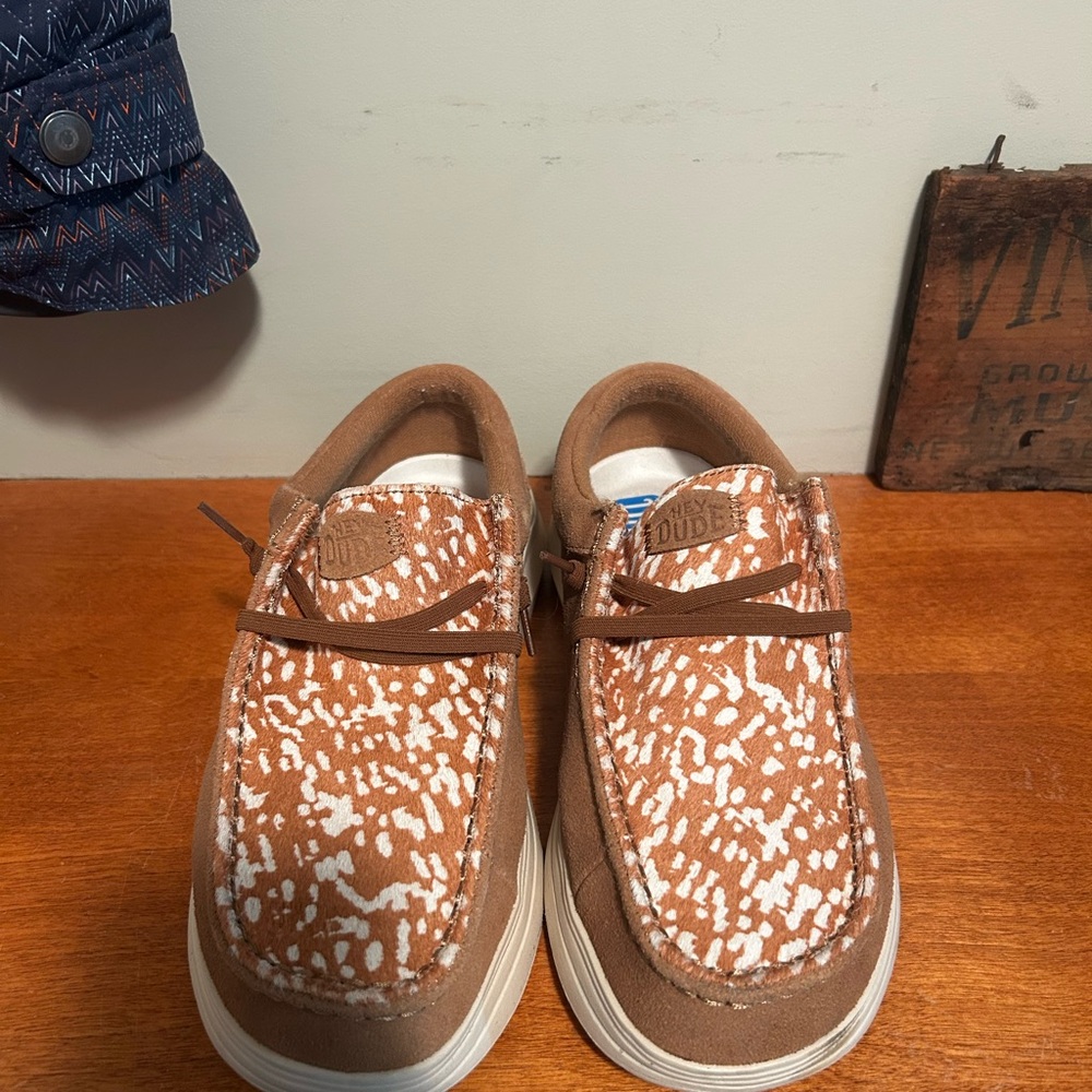 Hey Dude Wendy Women’s Comf Luxe Suede Shoe